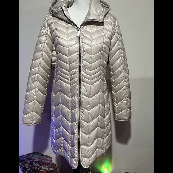Kenneth Cole New York Jackets & Blazers - Kenneth Cole long puffer coat